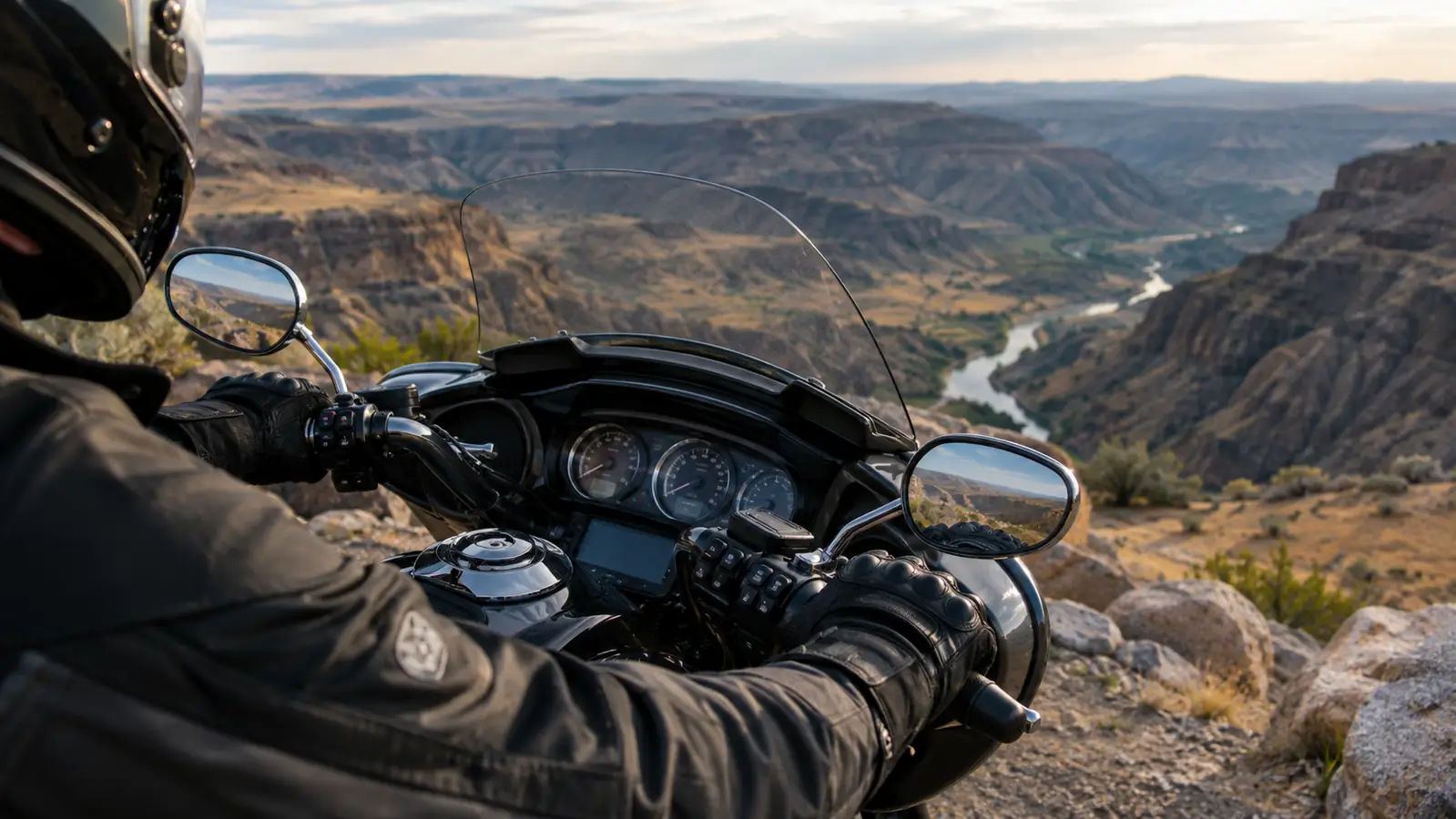 How to Choose Motorcycle Gloves That Fit Right and Break In Fast